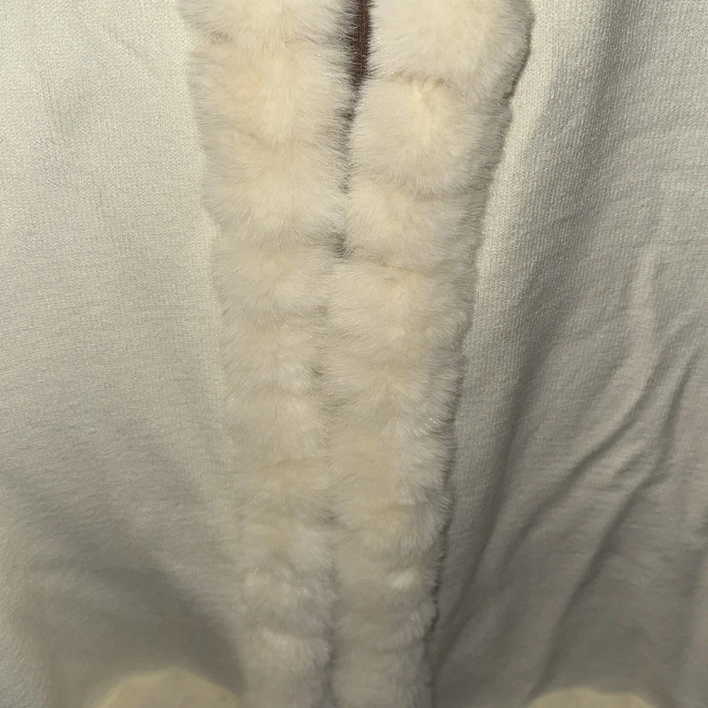La Fiorentina Cream Faux Fur Accent Cape, one size, new